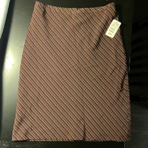 Women’s lined skirt - size 8 - Tags still on